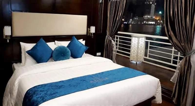 Aquamarine Premium Cruise Hotel ฮาลอง ภายนอก รูปภาพ