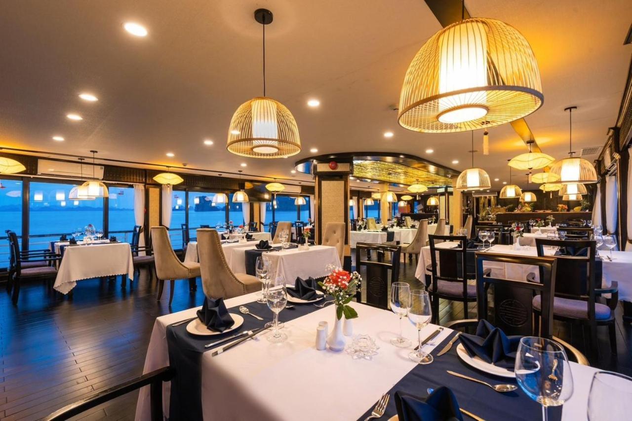 Aquamarine Premium Cruise Hotel ฮาลอง ภายนอก รูปภาพ