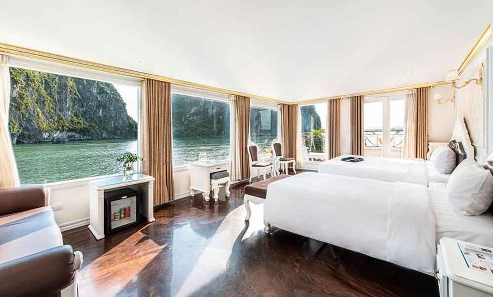 Aquamarine Premium Cruise Hotel ฮาลอง ภายนอก รูปภาพ