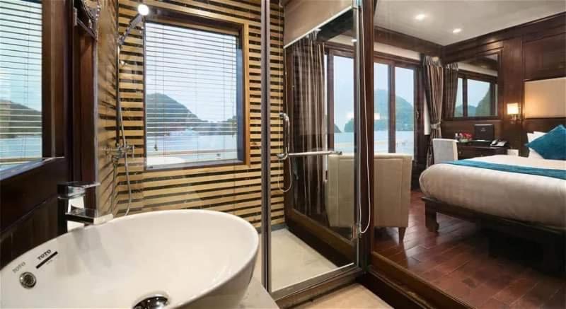 Aquamarine Premium Cruise Hotel ฮาลอง ภายนอก รูปภาพ