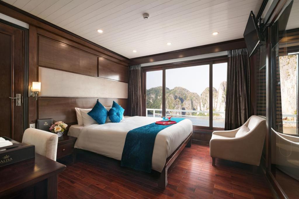 Aquamarine Premium Cruise Hotel ฮาลอง ภายนอก รูปภาพ